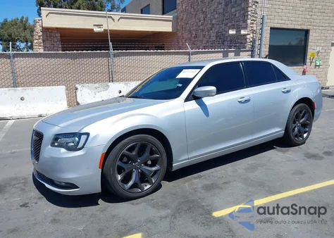 2021 Chrysler 300 300S z USA, uszkodzony, nr VIN 2C3CCABG2MH546101